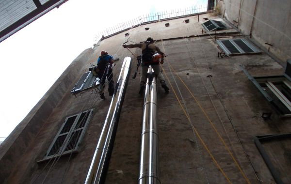 installazione-canne-fumarie-ediliziasufune-02