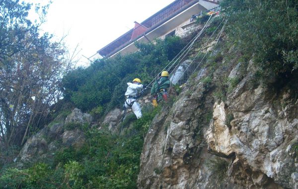 interventi-su-scarpate-e-pareti-in-roccia-ediliziasufune-10