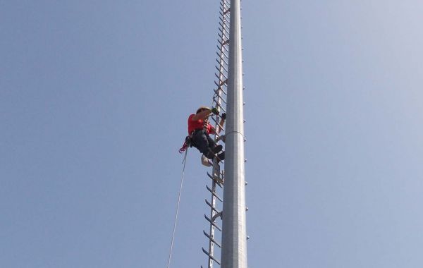 manutenzione-apparati-radio-su-antenne-ediliziasufune-02