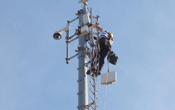 manutenzione-apparati-radio-su-antenne-ediliziasufune-06